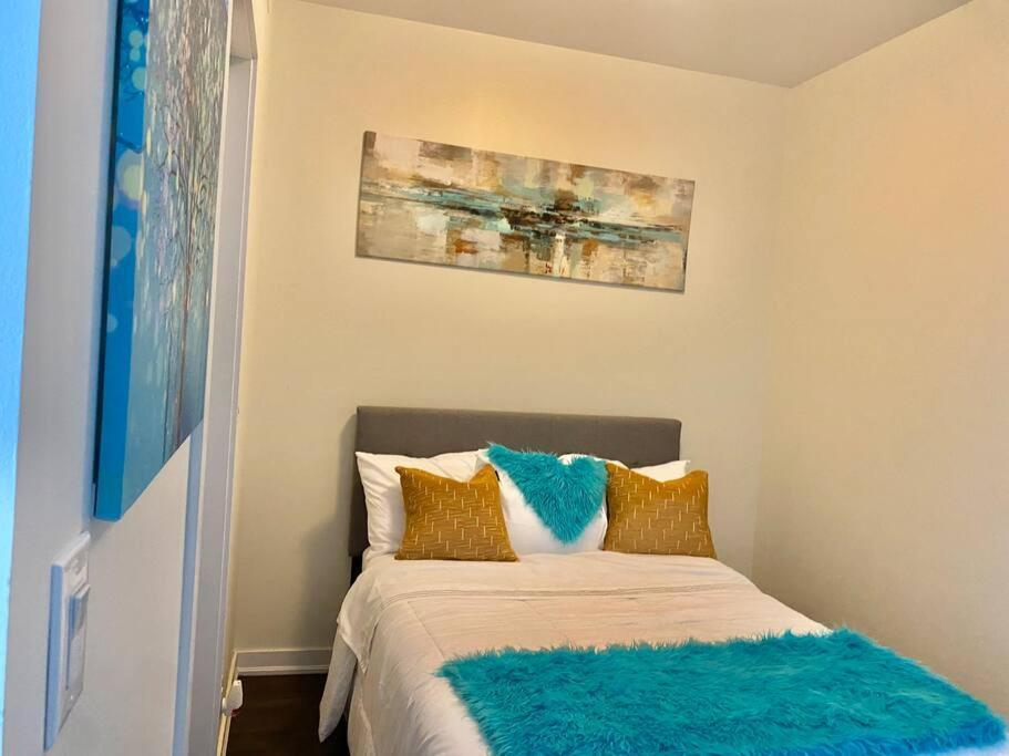 Cozy 2 Bedroom Free Parking Downtown Toronto 1Min Scotiabank Arena Tff Cn Tower Rogers Centre Union Station Bagian luar foto
