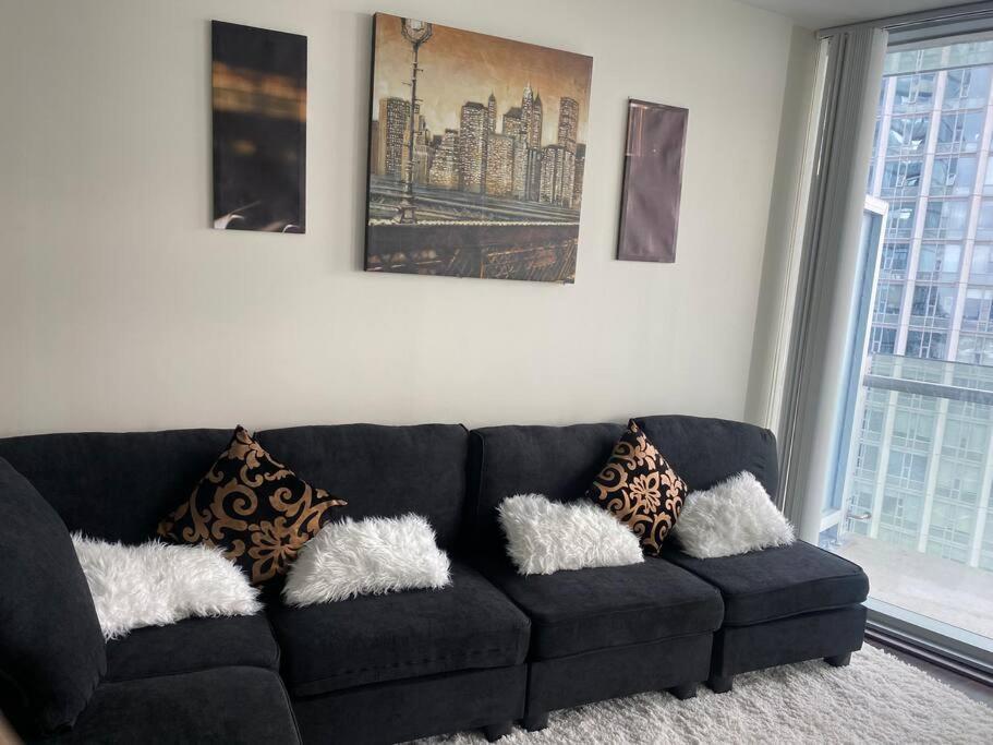 Cozy 2 Bedroom Free Parking Downtown Toronto 1Min Scotiabank Arena Tff Cn Tower Rogers Centre Union Station Bagian luar foto