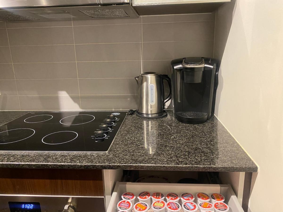 Cozy 2 Bedroom Free Parking Downtown Toronto 1Min Scotiabank Arena Tff Cn Tower Rogers Centre Union Station Bagian luar foto